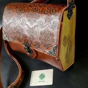 کیف طبله چوبی تلفیق چرم و چوب طرح سنتی و فاخر چرم طبیعی دستدوز کد محصول:S7